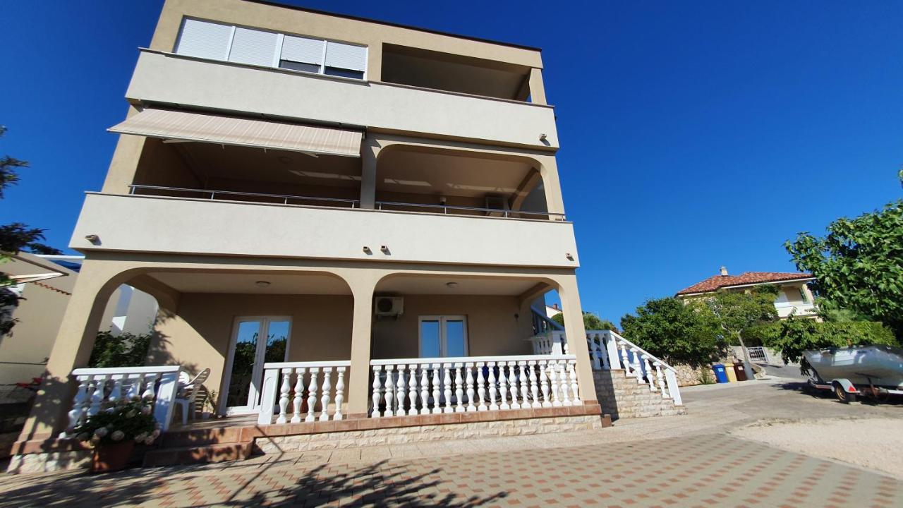 Apartment Nevenka Krk Town Exterior photo